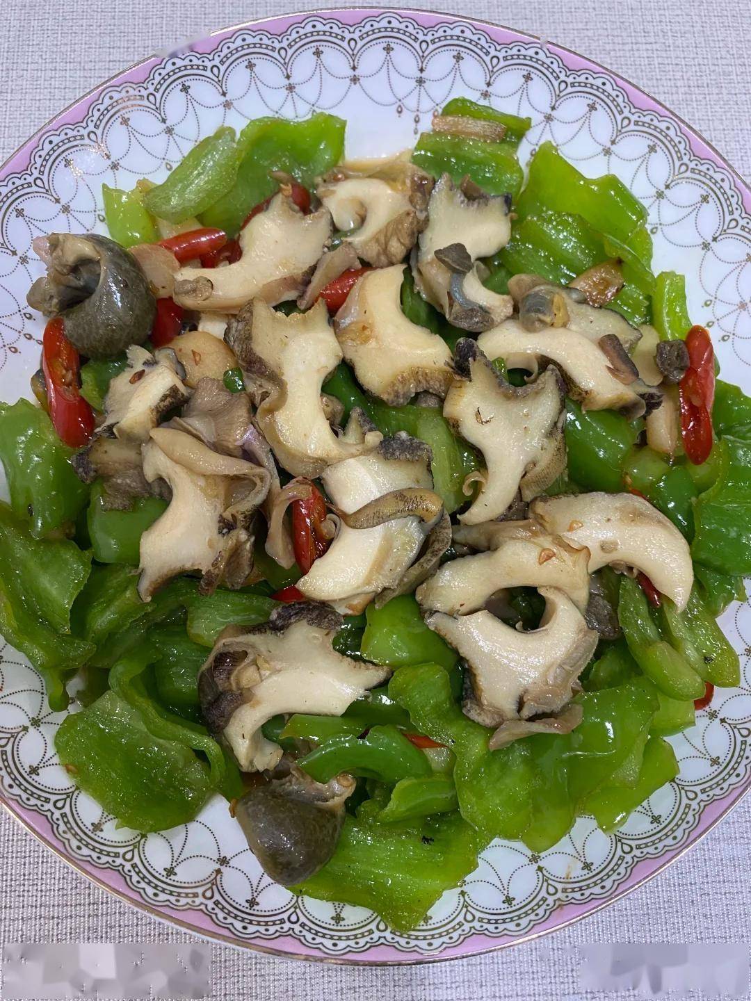 的做法螺片脆嫩爽口超鲜美冰球突破家常炒螺片好吃(图2) 的做法螺片脆嫩爽口超鲜美冰球突破家常炒螺片好吃(图2)