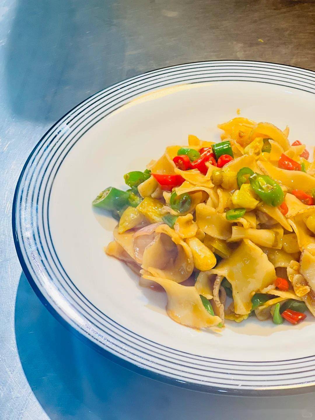 的做法螺片脆嫩爽口超鲜美冰球突破家常炒螺片好吃(图3) 的做法螺片脆嫩爽口超鲜美冰球突破家常炒螺片好吃(图3)